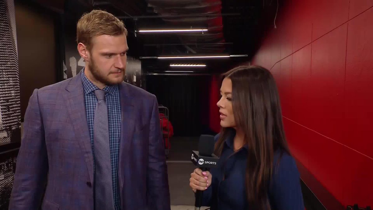 Aleksander Barkov pretended he was Aleksander Barkov in his street hockey Game 7's growing up 😂