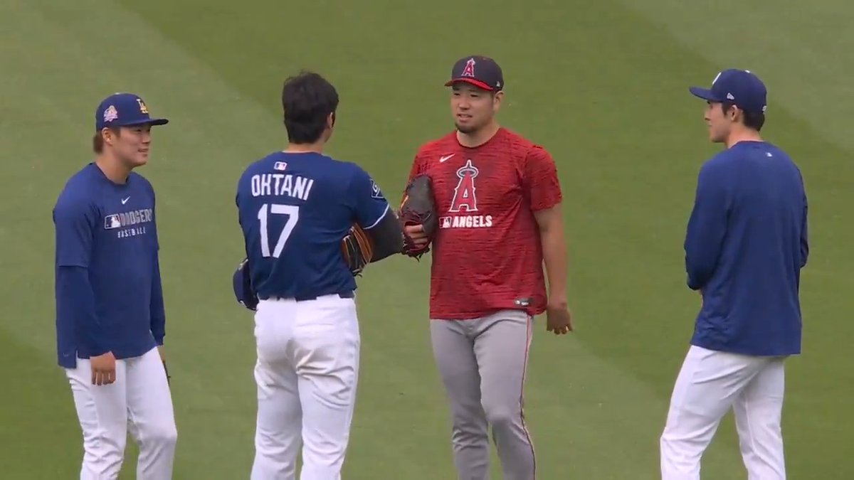 菊池雄星投手と大谷翔平選手の会話の内容 「お互い30代超えてきたのでアンチエイジングの話とか、化粧水は何がいいかとか聞いて、一緒に犬を連れてドッグランしたいねとか、あとは僕の施設の営業をしてきました」 可愛いな😂 🎥:MLB Español #菊池雄星 #大谷翔平