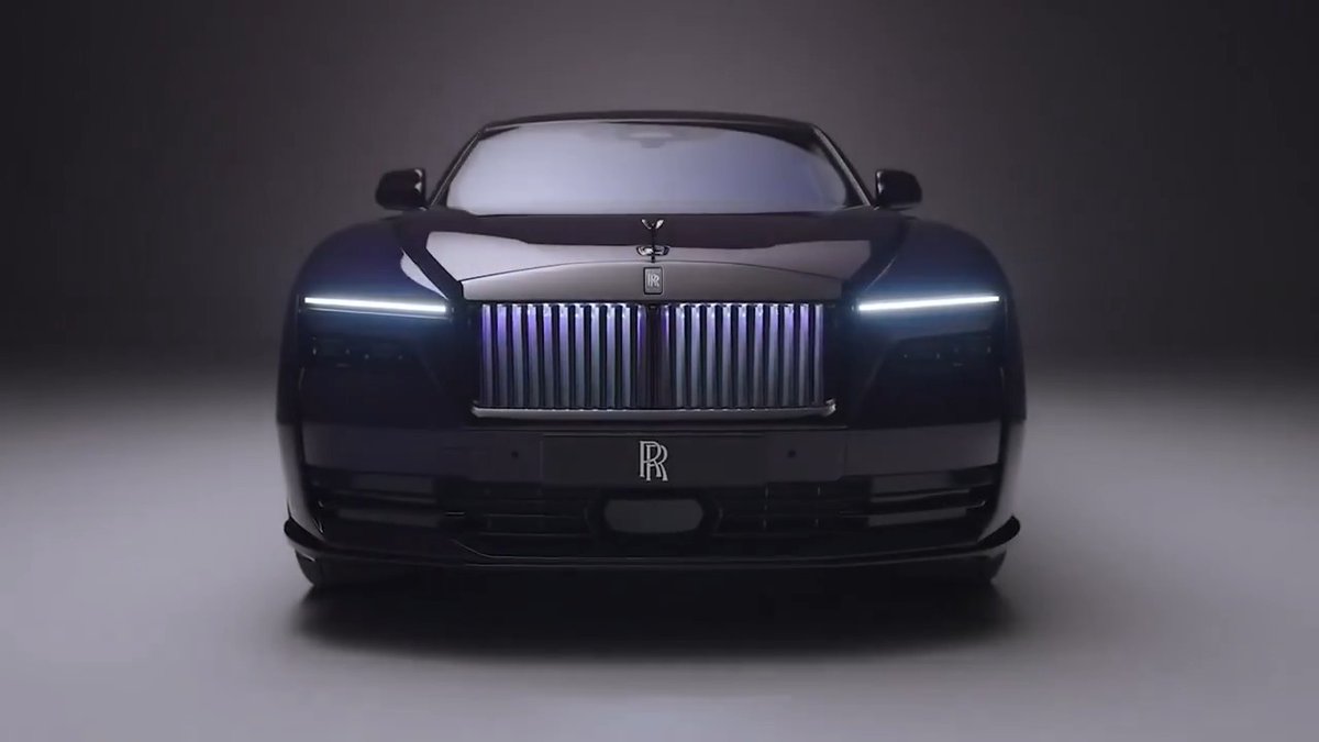A bespoke automotive journey unfolds within the Rolls-Royce Private Office, a design atelier exquisitely situated in New York City's Meatpacking District. Read more: