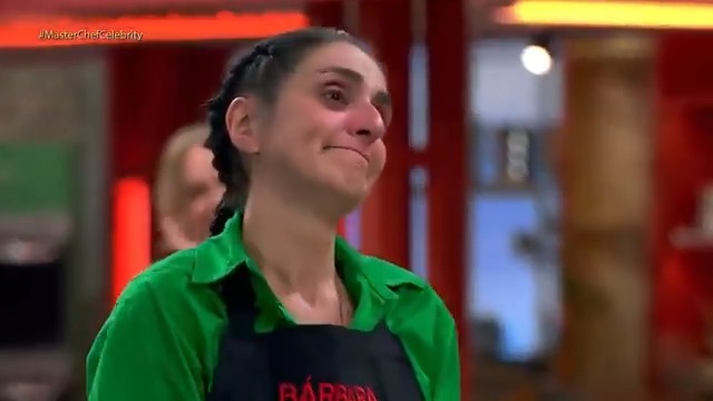 'Estoy bien orgullosa de lo que acabo de hacer'. 👩🏻‍🍳👏 Es la primera vez de Bárbara haciendo garnachas. ¿Lo hizo bien? 🌮🔥 #MasterChefCelebrity EN VIVO AHORA 🍽️📺