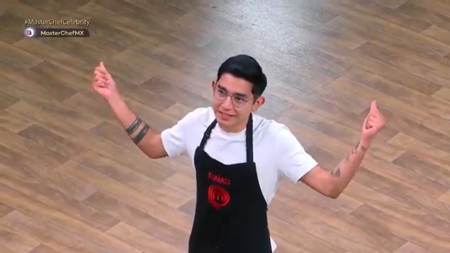 'Mi cocina va a estar abierta siempre para todos'. 🥺🙌🏼 Isaías se despide de nuestras celebridades y abandona la competencia en #MasterChefCelebrity Generaciones. 👨🏻‍🍳✨
