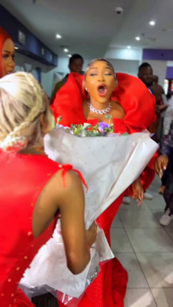 Mercy Aigbe gets really emotional after her producer gave her flowers at the premiere of her movie yesterday 🥹❤️