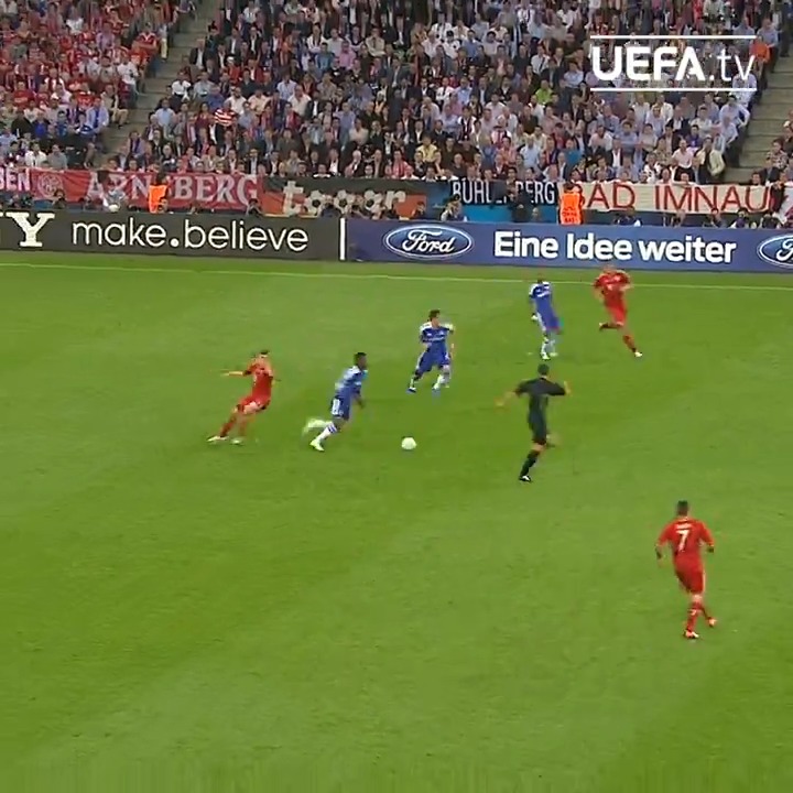John Obi Mikel's composure in the 2012 final 👏 #UCL