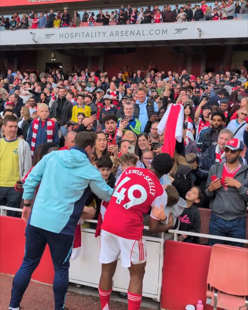 A lifelong Gooner giving back 🤝