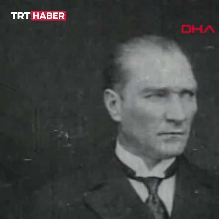 Büyük Önder Mustafa Kemal Atatürk'ün müzelerde sergilenen fotoğraflarının video görüntüleri ortaya çıktı. 1927 yılında çekildiği düşünülen fotoğraflar ve video, 1950'lerde yapılmış bir Atatürk belgeselinde bulundu.