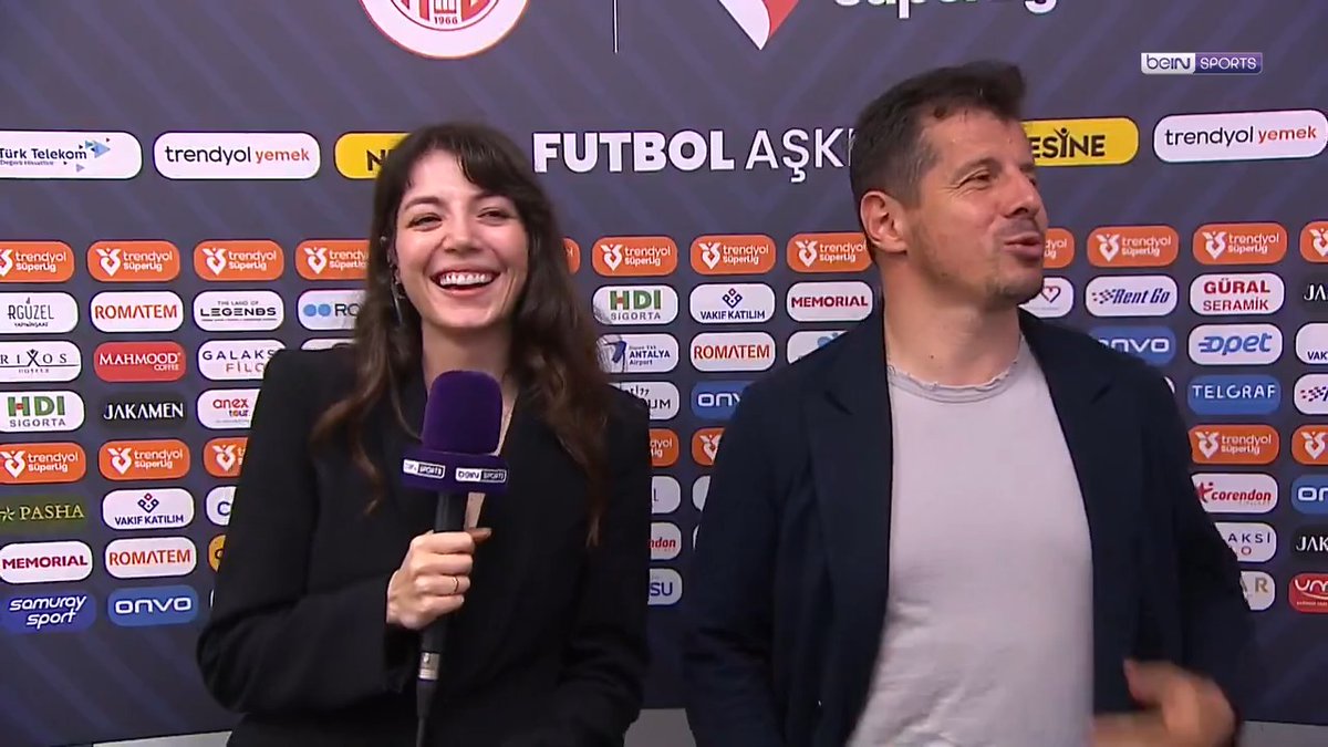 🙏 "Annem okusun sana..." 🔴⚪ Onvo Antalyaspor Teknik Direktörü Emre Belözoğlu, muhabirimiz Nur Bilge'ye iyi dileklerini iletti! | #beINSPORTS