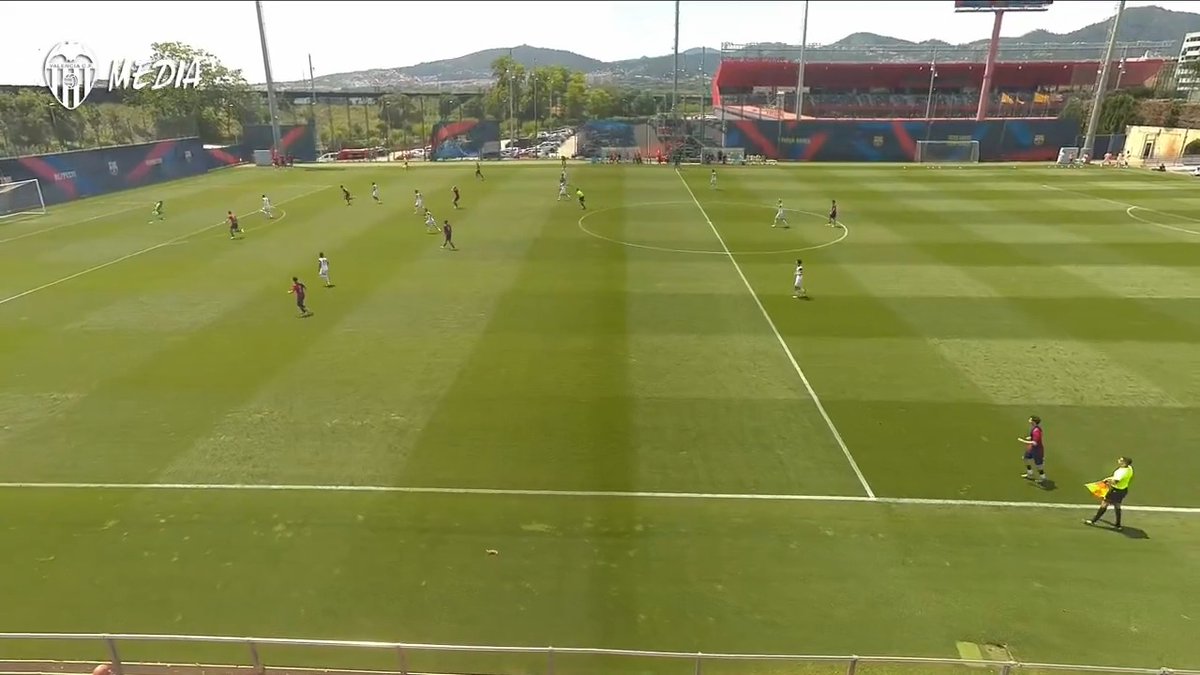 📺 Todo esto pasó en solo 6 minutos que cambiaron el rumbo de los acontecimientos. ➡ De 3-0 a 3-3 para igualar el partido y la eliminatoria. ⚽ Lucas ❌ Aimar Blazquez Labraca ⚽ Otorbi ⚽ Aimar Blazquez Labraca #BarcelonaVCFJuvenilA🔵🔴 #JugarAFoc🔥