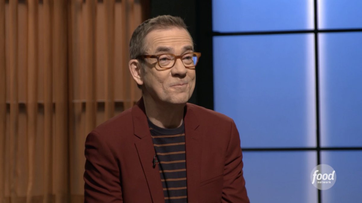 WWYDWTB: What would you do with this basket?! 🧺 Ted Allen dares four chefs to turn flat cabbage, black garlic, crescent roll dough and spicy mayonnaise into a mouthwatering appetizer— all in just 20 minutes! 😅 #Chopped > Tuesday @ 8|7c!