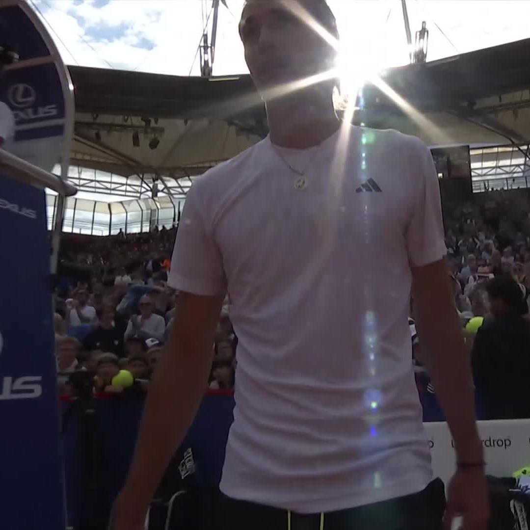 Zverev in two ✌️ Former champion Alexander Zverev is up and running in Hamburg, getting past Kovacevic 6-1 7-6! Bitpanda Hamburg Open