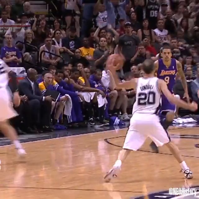 Manu Ginóbili Manu threw his best fastball for this INSANE assists 🎯
