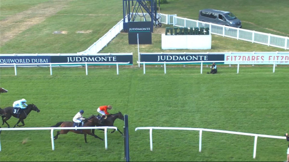 A first winner for Bangkok as a sire! Rising Empire battles to victory at Windsor Racecourse for Andrew Balding and it's a quick double for Oisín Murphy...