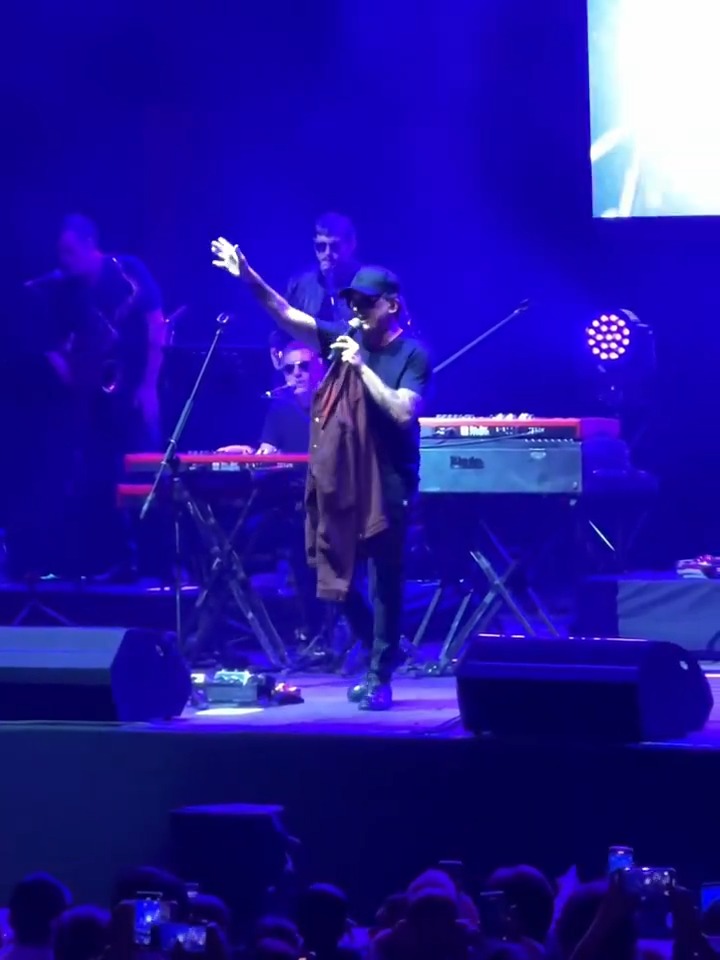 "Calamaro": Porque Andrés Calamaro dejó el escenario durante un show en Colombia tras ser abucheado por apoyar la tauromaquia