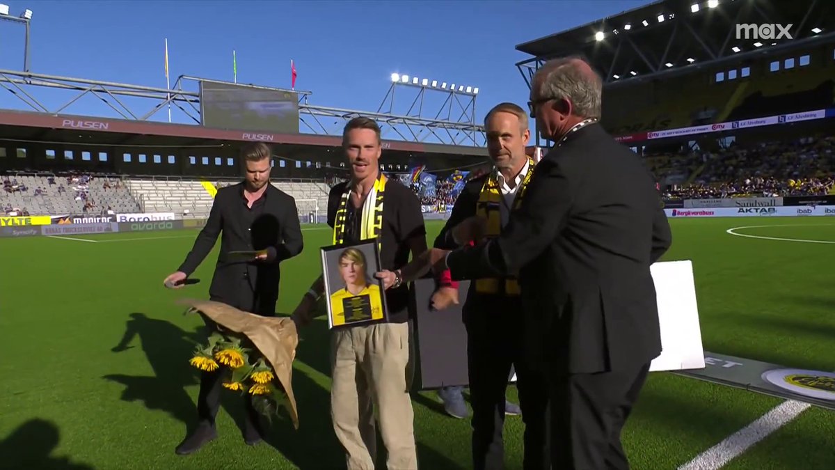 Gerzic: "Han sa till mig innan att jag skulle säga det i sändning" 😅 Lasse Nilsson Lasse Nilsson väljs in i Elfsborgs Hall of Fame. 📲 Se Allsvenskan på Max
