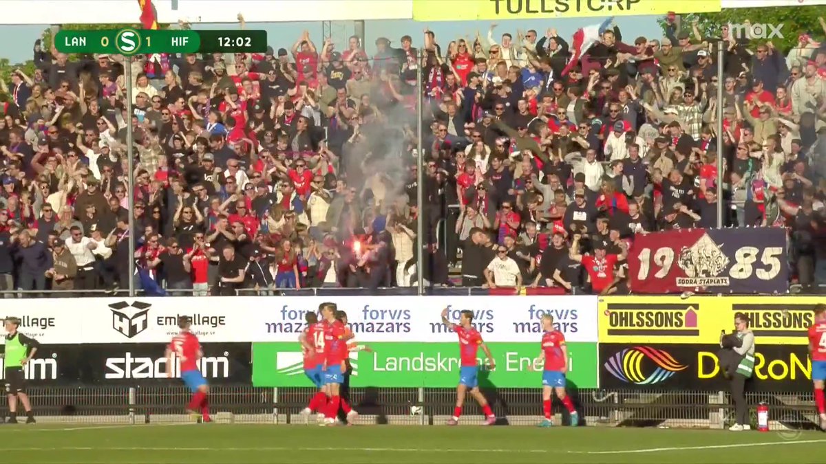 Oscar Aga sätter dit 1-0 för Helsingborgs IF borta mot Landskrona BoIS! 🔴🔵 📲 Se matchen på Max