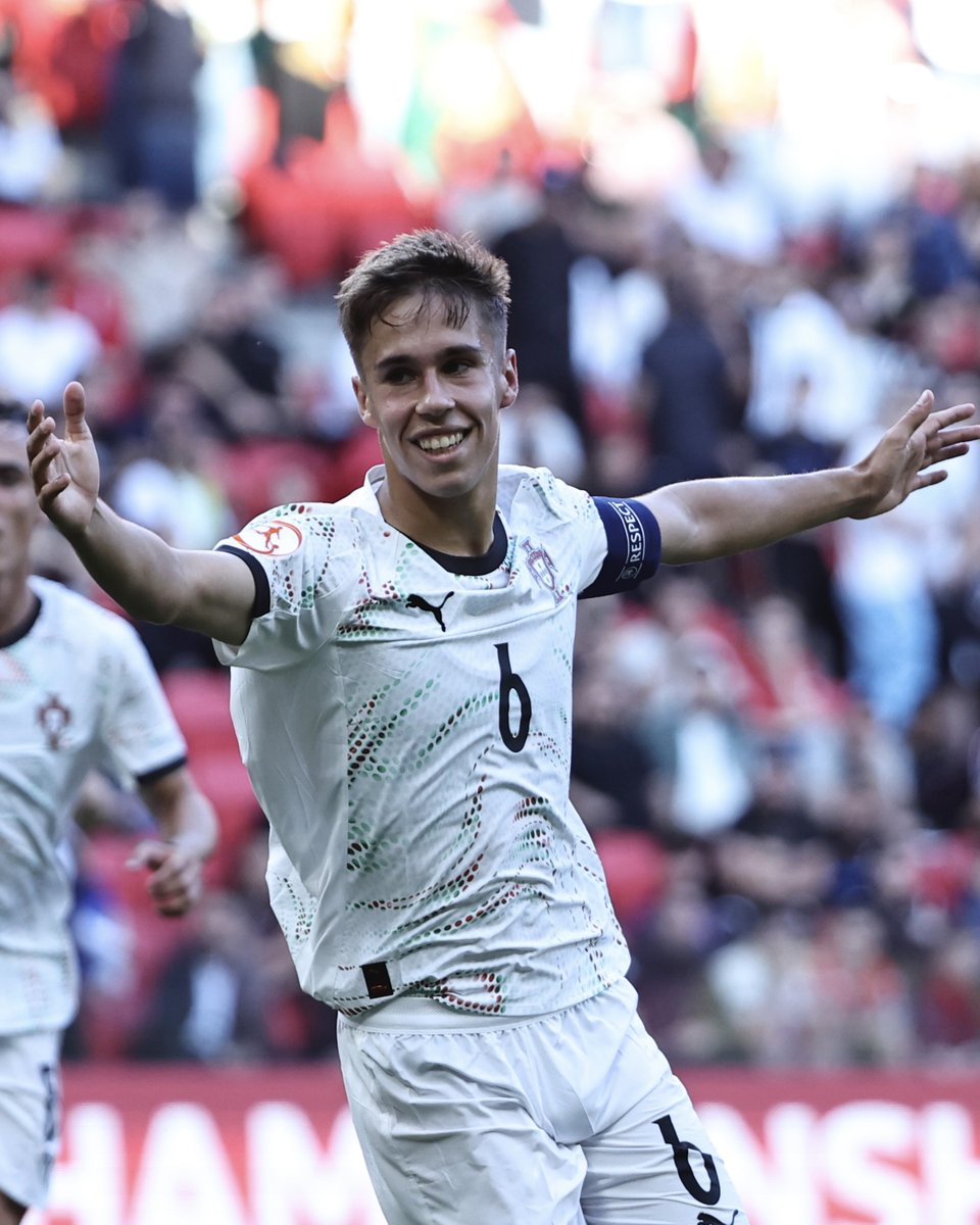 Primeiro golo do #U17EURO? É de Rafael Quintas ©️✨ 📌 Podes acompanhar tudo do Europeu Sub-17 no Canal 11! 📺 #Canal11 #FutebolEmPortuguês