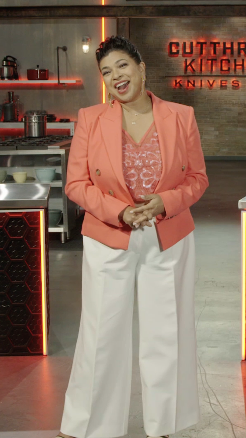 Ranch or pineapple on pizza? Eliminate cheese or chocolate? aarti sequeira plays Would You Rather! Catch Aarti on #CutthroatKitchen, Tuesday @ 9|8c 🔪