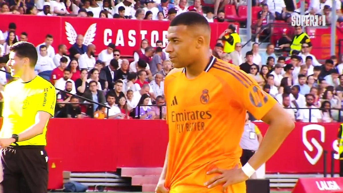 Así fue la primera vez de Mbappé en el Sánchez Pizjuán 🇫🇷🐢 #Super8