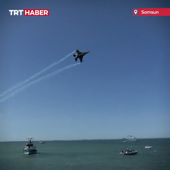 🇹🇷 SOLOTÜRK ve Türk Yıldızları'ndan 19 Mayıs'a özel uçuş…