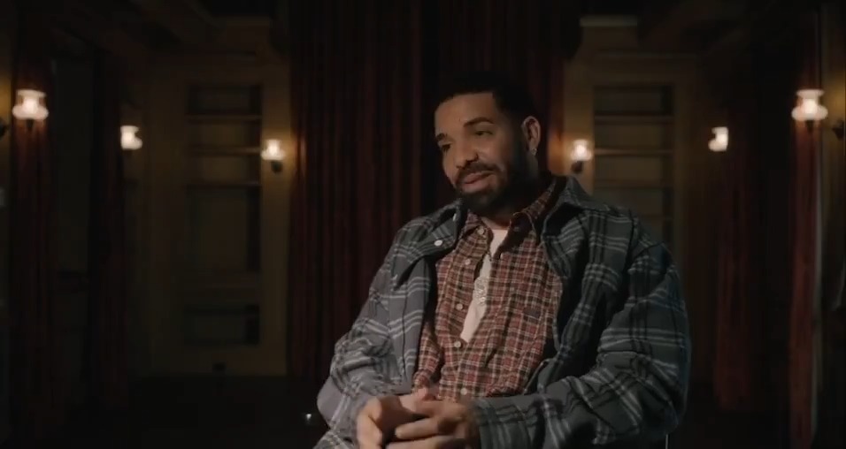 Drake addresses the "Drake curse" 👀 “If I could get out there on the field & win for all your favorite teams I would.”