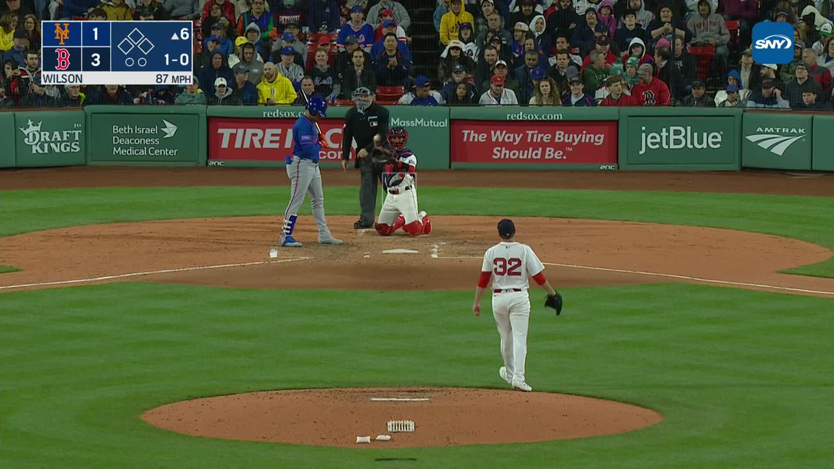 Ron Darling has yet to go visit the inside of the Green Monster Ron: "Once the Manny Ramirez story came out, that killed it for me" 😂 Gary: "He went into the scoreboard during a pitching change because nature was calling" Keith: "What nature?" 💀