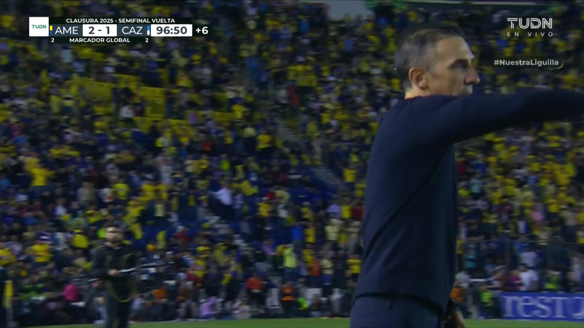 #CruzAzul Tras el fracaso, Vicente Sánchez debe quedarse. Si lo corren, Guillermo Almada sí o sí. Georgios Giakoumakis, "Toro" Fernández, Alexis Gutiérrez, Carlos Vargas, adiós. Refuerzos de calidad Iván Alonso: último semestre, o gana la Liga o se va.