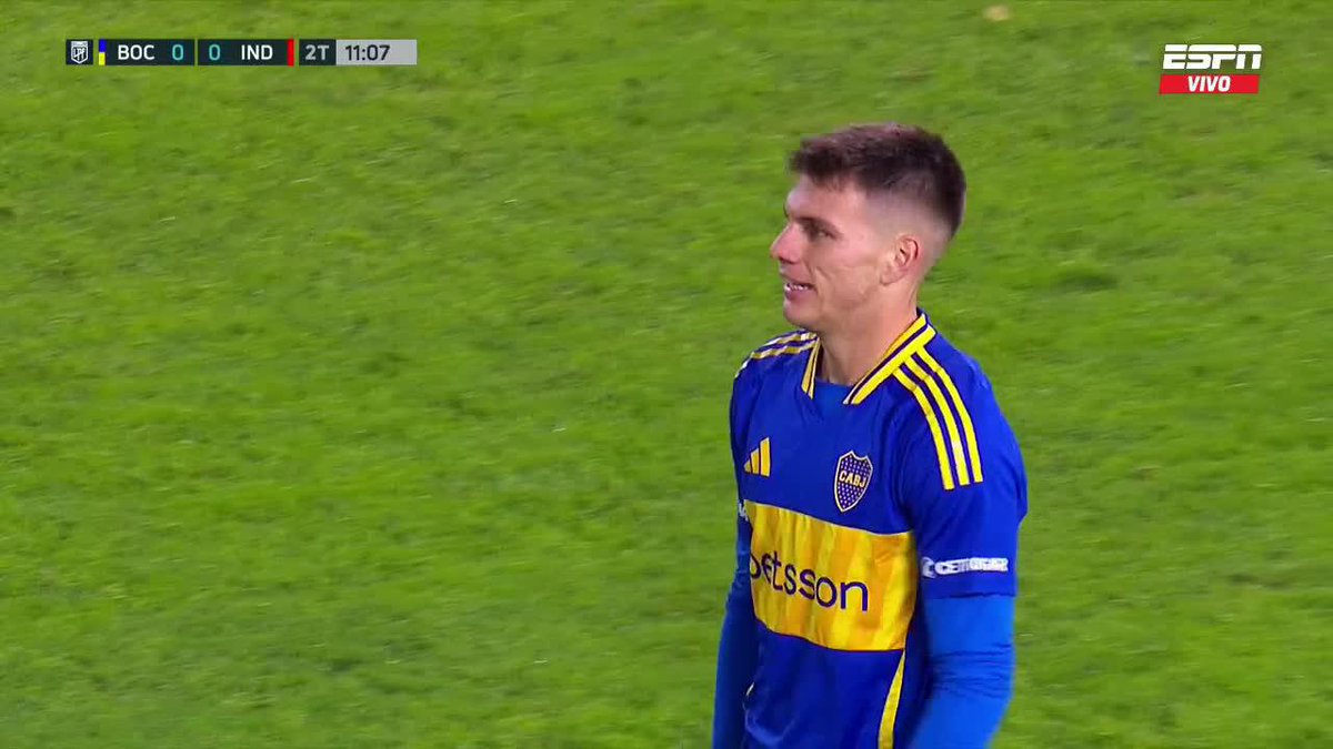 ❌#Zenón erró el mano a mano ante Rey pero estuvo todo anulado por offside.