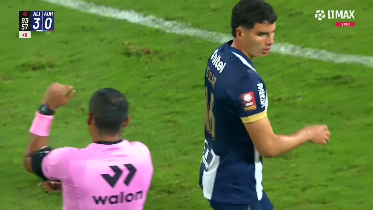 Deberían hacer una regla: si metés un GOLAZO desde fuera del área como el de Succar, no debería contar como offside. Esa es mi opinión sincera.