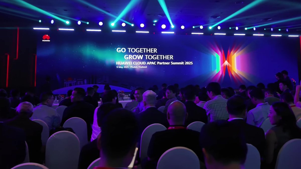 Industries are evolving faster than ever, sparking innovation and transformation. Why are companies choosing #HuaweiCloud to power AI infrastructure? How is it driving real-world AI applications? Dive into digital creator Lim Reviews's insider insights from the #Huawei Cloud APAC Partner Summit 2025 to find out! For more #HuaweiCloudAPACPartnerSummit2025 info, visit #HuaweiCloudAPAC #GoTogetherGrowTogether