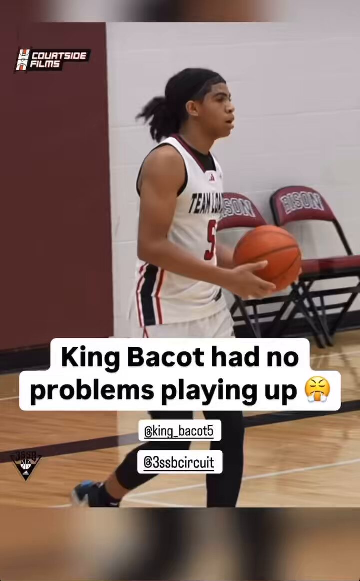 My pup King Bacot doing the samethings he done playing his class playing up. “The King”