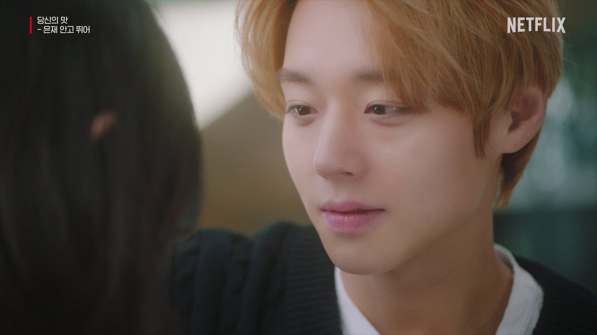 <은재 안고 뛰어> 뽀뽀씬 클린본.mp4 <당신의 맛> 속 명숙이 푹 빠진 드라마 <은재 안고 뛰어>, 크게 보시라고 가져왔습니다. 돌연 은재가 되어버린 시은이 아니 박지훈 배우가 보여주는 멜로연기도 맛있네요. 드라마 속 드라마까지 모든 재료들이 맛있는 <당신의 맛>, 지금 넷플릭스에서.