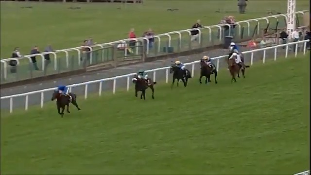 Four weeks to Royal Ascot! 😍 🍾 Here's the great Dubai Millennium winning the Prince of Wales Stakes in a canter back in 2000. Arguably Godolphin's greatest racehorse ever! 💙