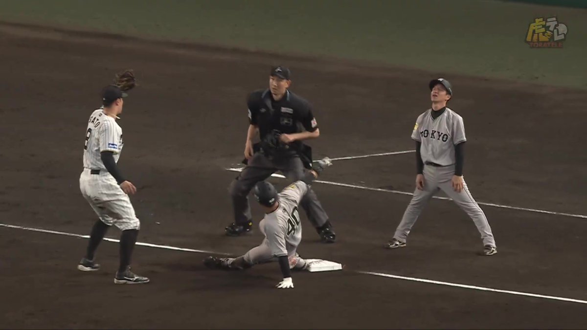 4回表、タイガース守備陣が隙のない中継プレーでスリーベースヒットを阻止! #hanshin #虎テレ #阪神タイガース #鼓動を鳴らせ_虎道を進め