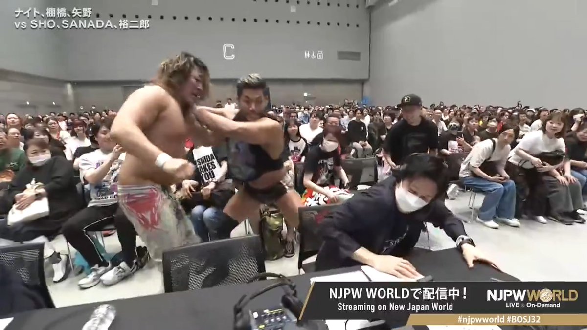 Poor 🇮🇹ミラノコレクションA.T.🇯🇵 🤣 Sign up Now & Stay tuned to #NJPW #njpwworld #BOSJ32