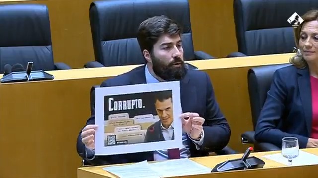 VOX y millones de españoles diremos y mostraremos todo lo que Pedro Sánchez trate de censurar. No le tenemos ningún miedo. Sí, el PSOE es el partido más corrupto y más criminal de nuestra historia.