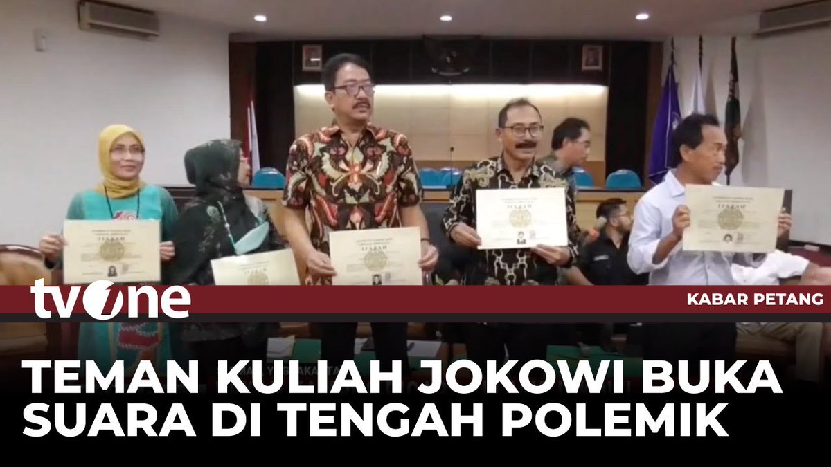 Di tengah polemik ijazah Presiden ke-7 RI Joko Widodo atau Jokowi, satu per satu teman kuliah Jokowi bermunculan dan bersuara. #HardNews_Hukum #FlashOne #CariBeritaditvOne #PolemikIjazahJokowi #JokoWidodo