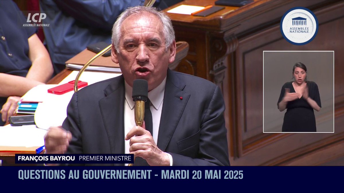 "J'ai l'intention dans les 48 heures de mettre en ligne la totalité des documents qui montreront que ces accusations sont scandaleusement inexactes", répond François @Bayrou. #DirectAN #QAG #Bétharram