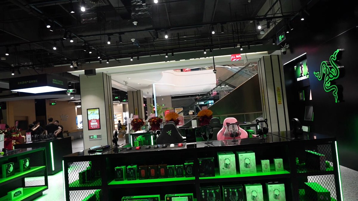 Our world expansion continues as RazerStore Beijing opens its doors. Let us know where you’d like the next Razer experience to land on the global map. 🗺️