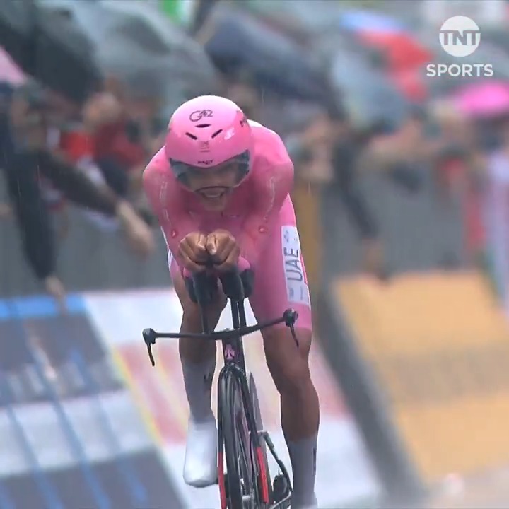 ยกIsaac del Toro ๐ฒ๐ฝsigue de lรญder! El ciclista mexicano se mantiene de rosa๐ฉท despuรฉs de un duro contrarrelojโฑ๏ธ๐ง๏ธ en la etapa 10 del Giro de Italia ๐ฎ๐น๐ดโโ๏ธ