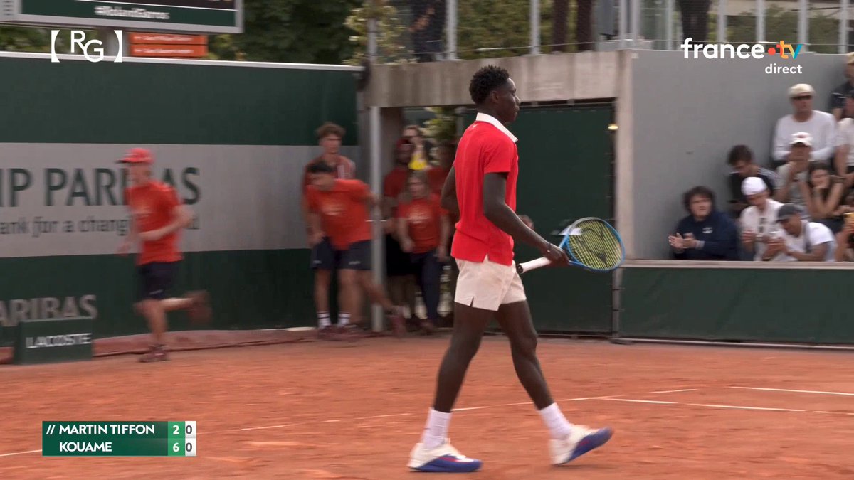 Vu du stade, Moise Kouamé 🇫🇷 très fort dans ce premier set, très peu de déchets, très costaud. L'espagnol en met +, ça va être dur ce 2 ème.