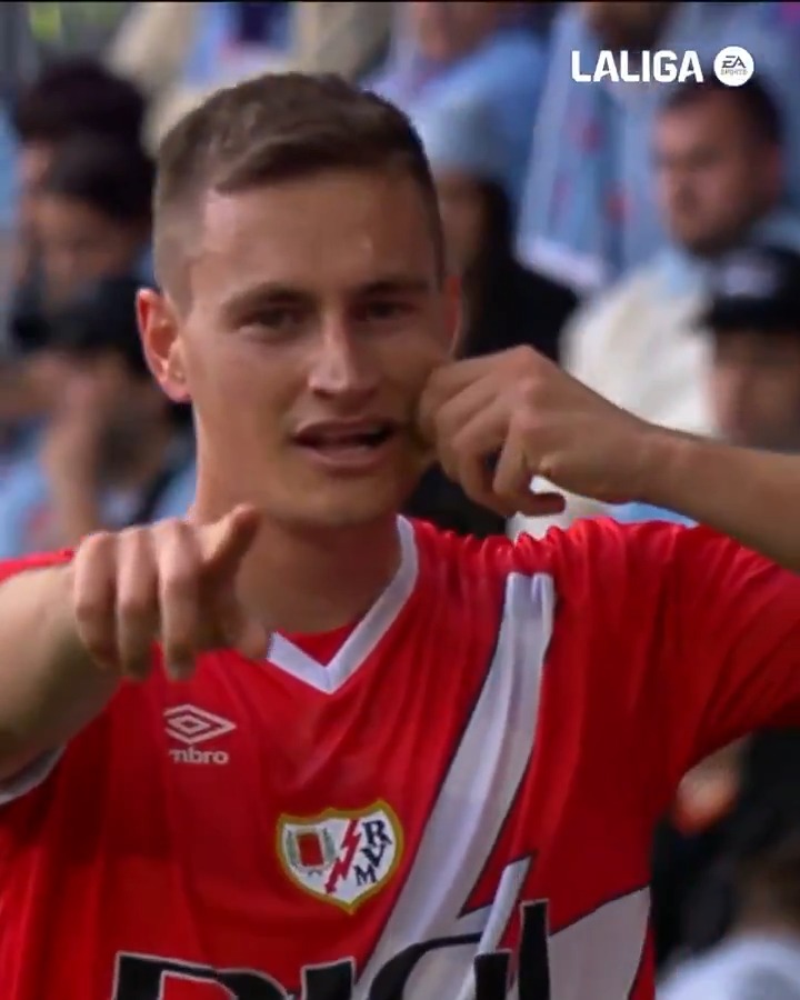 🎩 Recorte y definición de CRACK. ⚡️ El Rayo Vallecano sigue SOÑANDO. 👏 Jorge De Frutos 👏 #LALIGAHighlights | #DesenlaceLALIGA | #LALIGAEASPORTS