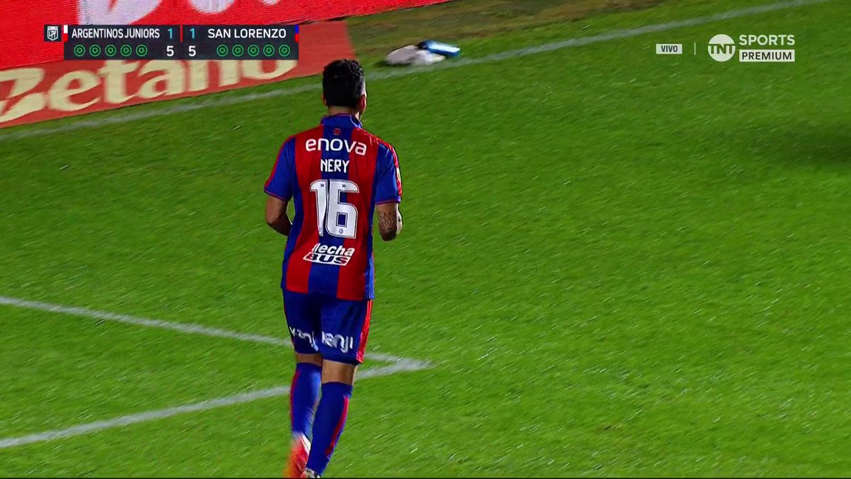 ¿Acaso fue el penal más pesado de toda la tanda? Nery Domínguez y una definición con una frialdad total.
