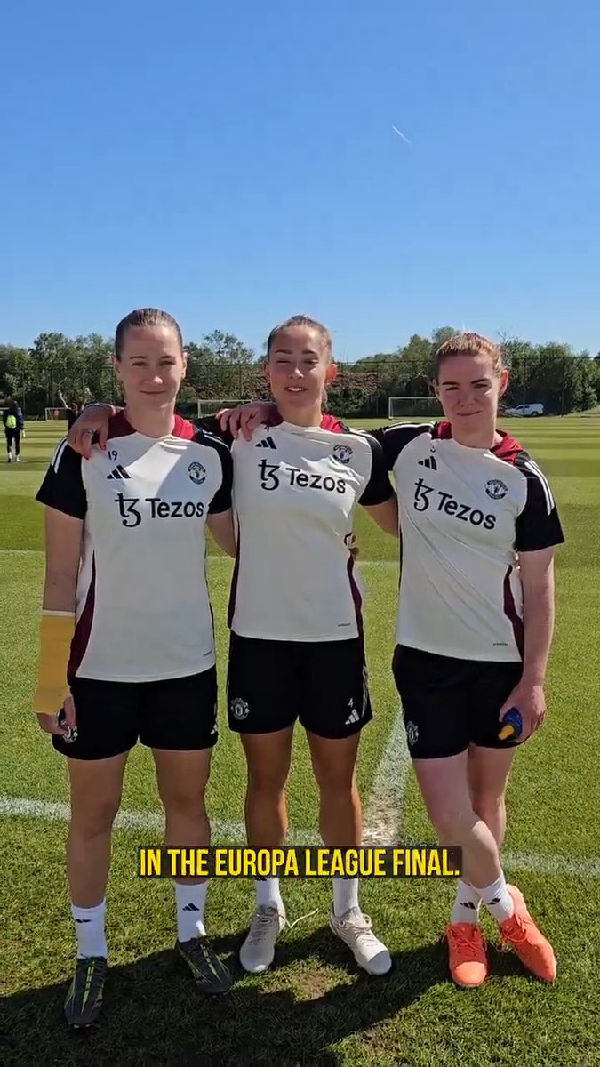 Wishing the boys all the best in the #UELfinal 🤞🏆 We'll be right behind you ❤️ #MUWomen || #MUFC