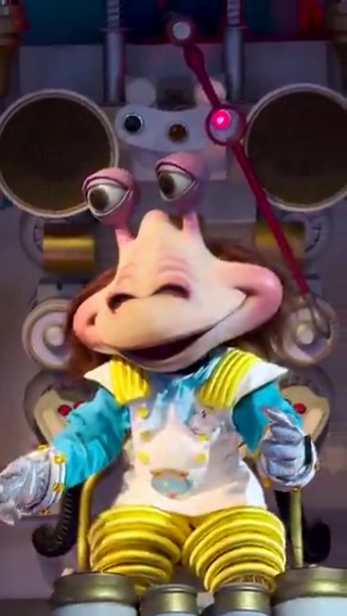 Meet the space pizza final boss 🍕🛸 #TokyoDisneyResort #TonySolaroni