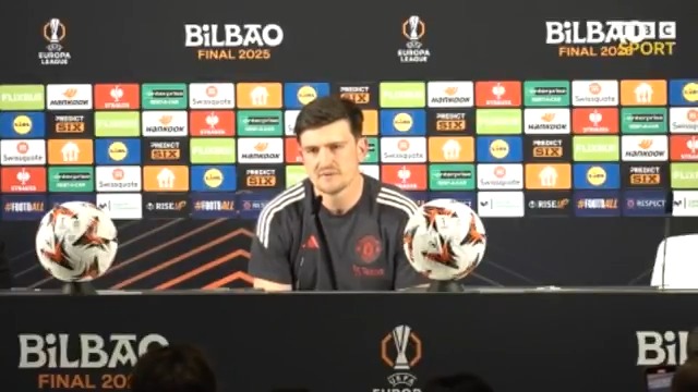 Harry Maguire: "The manager has me every day in training dribbling up and down the wing" 😅