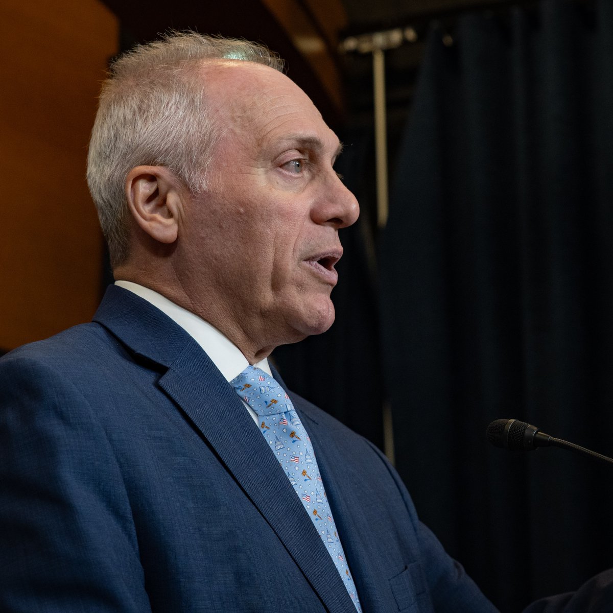 President Trump delivered a strong message to our House Republican Conference today: Unify and pass the One, Big Beautiful Bill. The bill prevents a tax hike on families, secures the border, cuts spending, unleashes U.S. energy production, and much more. Time to get it done.