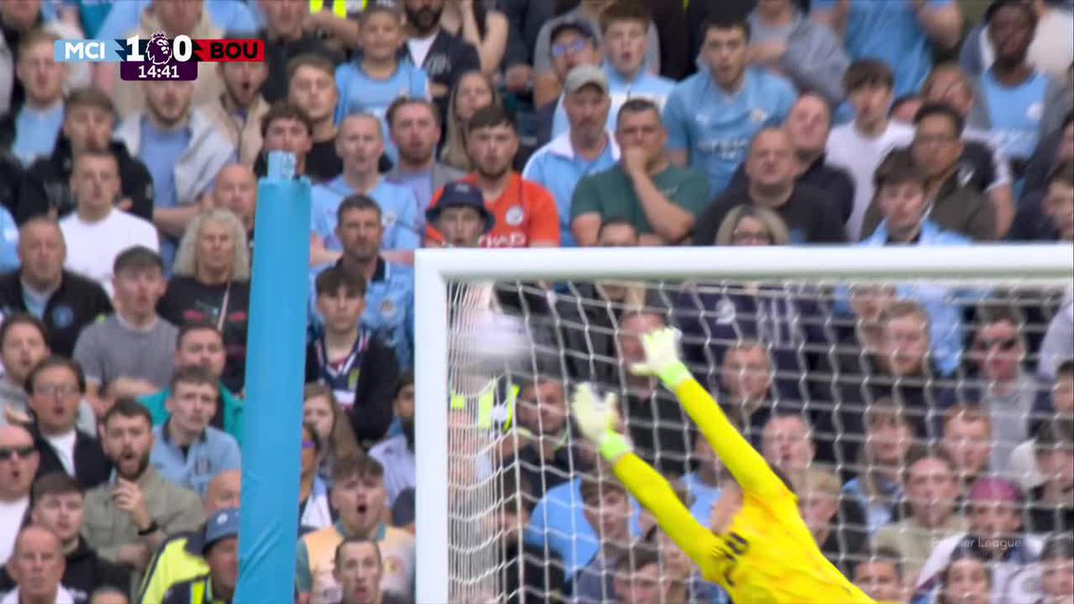 ¡PARA VOLVERLO A VER! Impactante golazo de Marmoush para marcar el 1-0 del City ante Bournemouth. 📺 Mirá la #Premier por #DisneyPlus Premium
