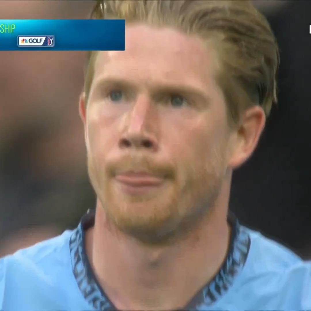 A true collector's item as Kevin De Bruyne misses a wide open net from point-blank range. 😳 📺 USA Network | #MCIBOU