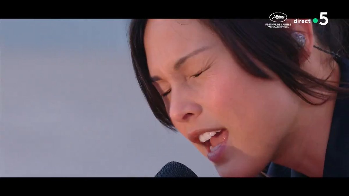✨ “Cartoon sex” en live par Miki à Cannes dans #CàVous ✨