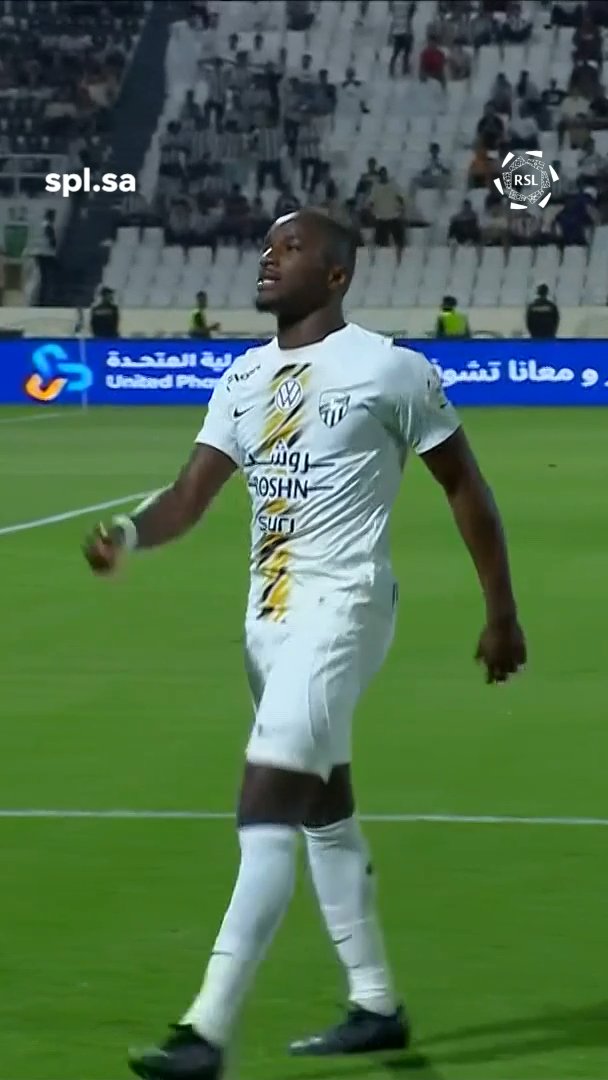 مهارة ديابي تظهر في اللمسة الأخيرة..✨🥶 #دوري_روشن_السعودي | #الشباب_الاتحاد | #مدينتك_ناديك