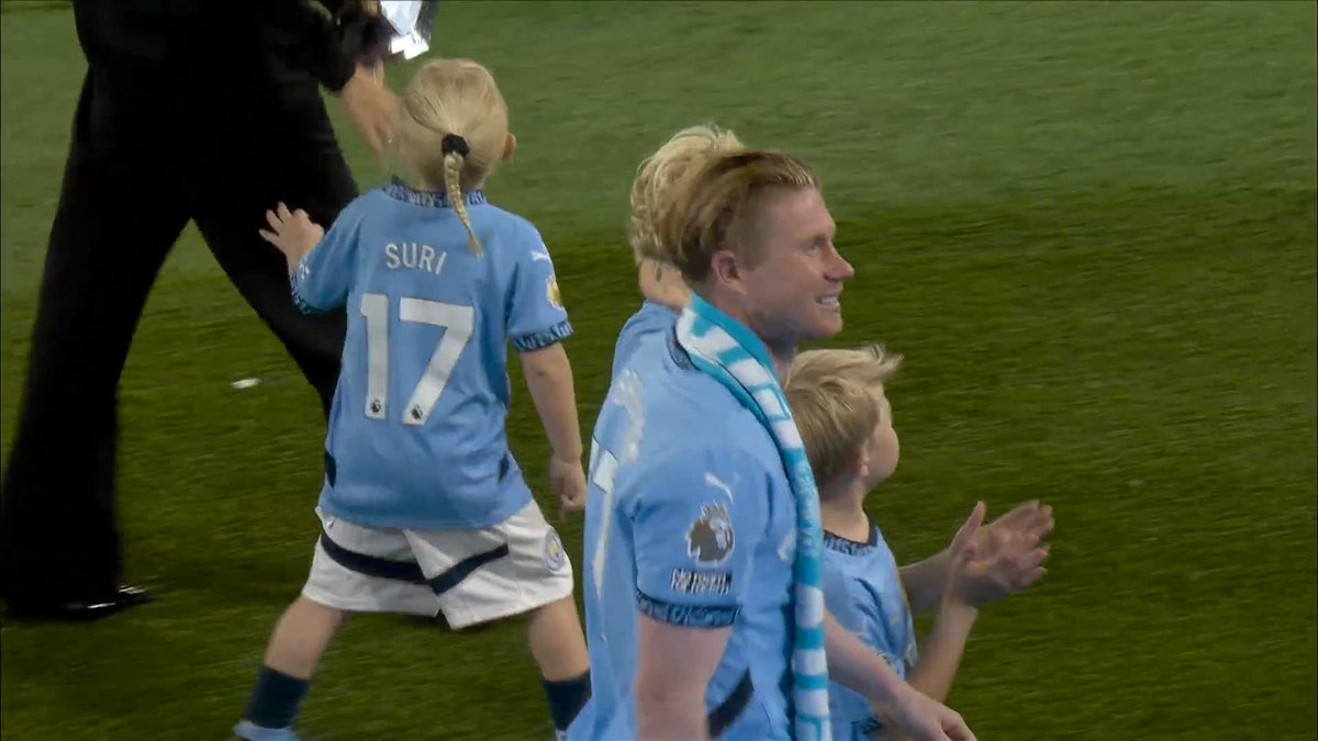 "The fans here have been so fortunate to watch him for the last 10 years" Jamie Redknapp praises Kevin De Bruyne for his time at Man City 👏